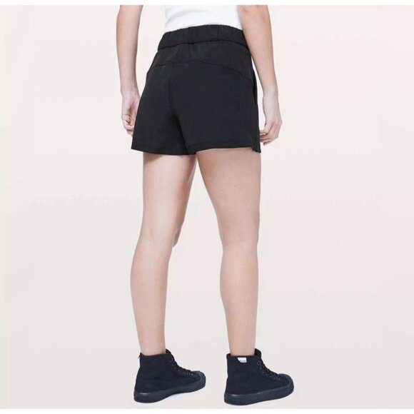 Lululemon ON THE FLY Black Athletic 2.5" Shorts w/ Drawstring Waist Womens Sz 12 - Picture 4 of 7